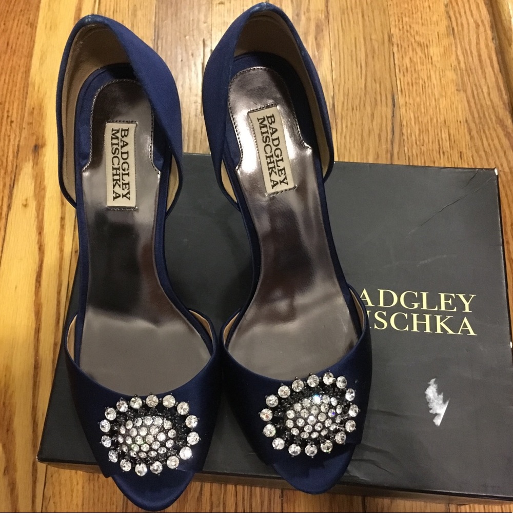 EUC Badgley Mischka Navy Heels